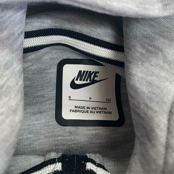 Nike Kids Sportswear Tech Fleece Full-Zip Gray Hooded Jacket size S FD2979-063 - Picture 8 of 9